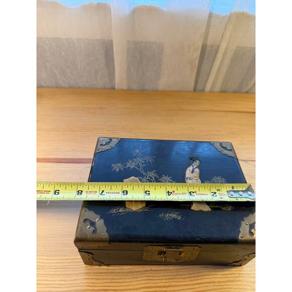 Vintage Asian Black Lacquer Jewelry Box Brass Mother of Pearl Inlay - Picture 3 of 5